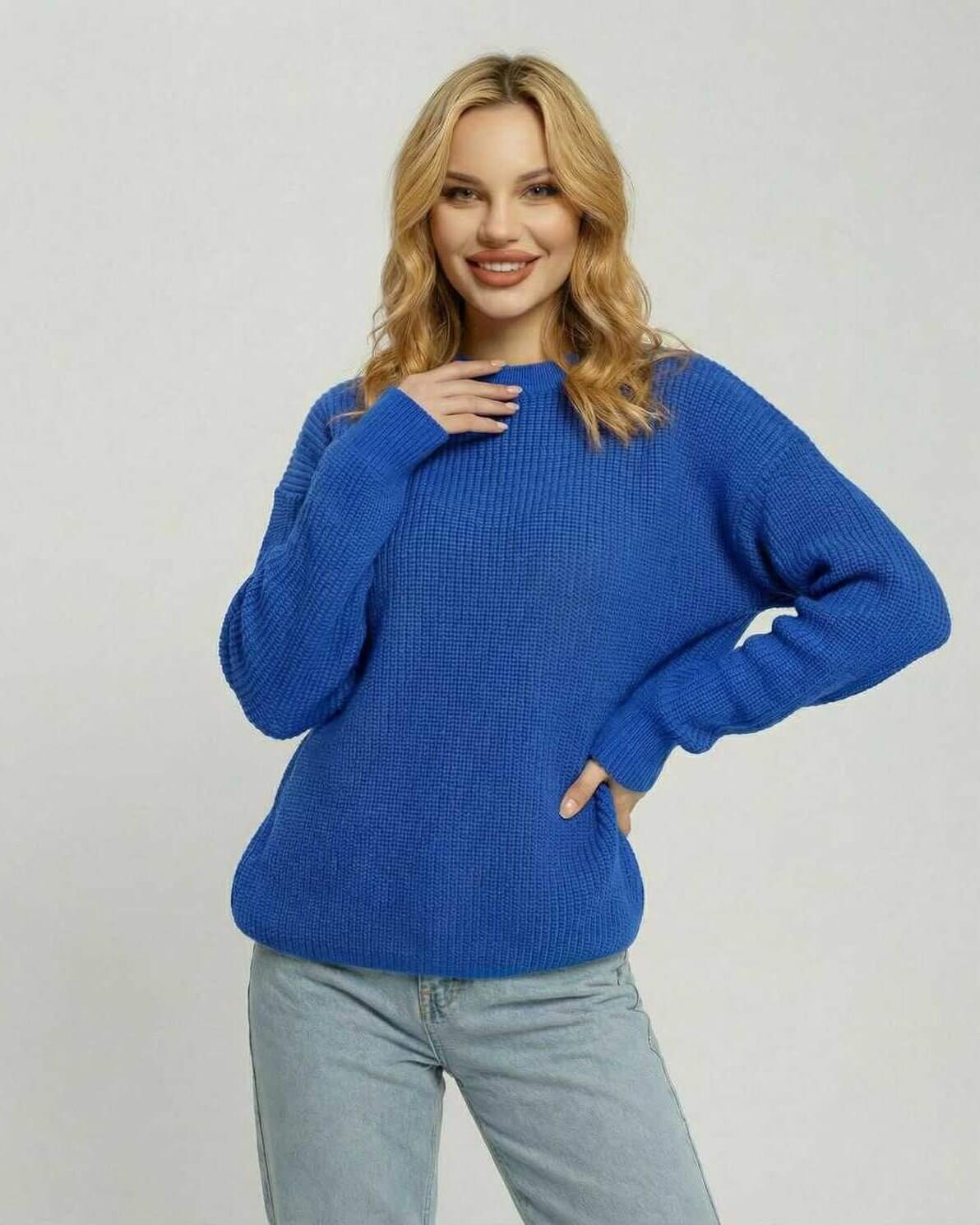 Monaco Sweater by Lauven – Women’s blue loose fit sweater with crew neck in soft waffle knit.