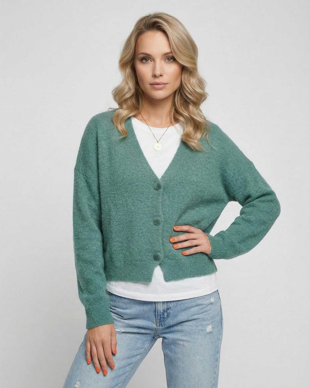 Luna Cardigan by Lauven, soft and versatile knitwear for everyday elegance, styled with a casual outfit.