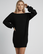 Noir Mini Dress by Lauven – Oversized black knitted dress featuring a flattering neckline and cozy comfort.