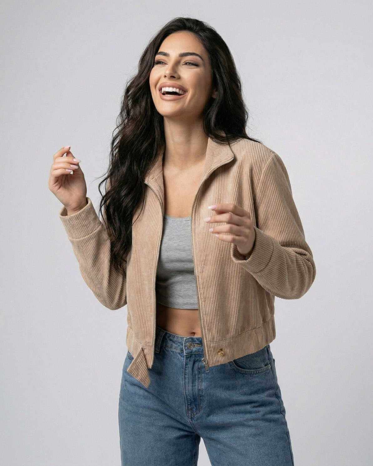 Sienna Slim Jacket – Lauven Women's Fitted Zip-Up Jacket for Casual Style, showcasing a modern silhouette and comfort.